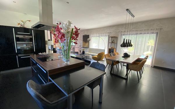 Maison à vendre    4 pièces •  Saint-André-de-Roquepertuis