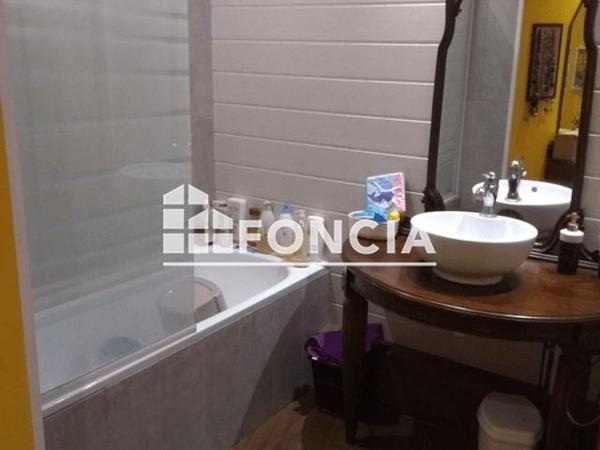 Location Appartement 3 pièces 71.8 m² - 9 RUE CLOCHE PERCE Niort 79000