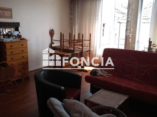 Location Appartement 3 pièces 71.8 m² - 9 RUE CLOCHE PERCE Niort 79000