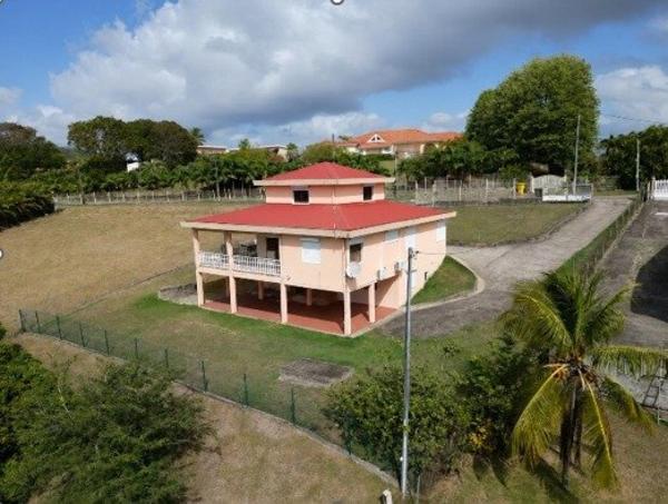 Maison à LE FRANCOIS, 97240 - 5 pièces 148m²