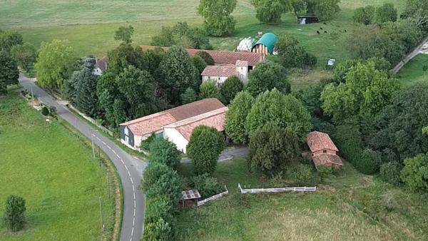 Maison à AIGUEFONDE, 81200 - 11 pièces 80m²