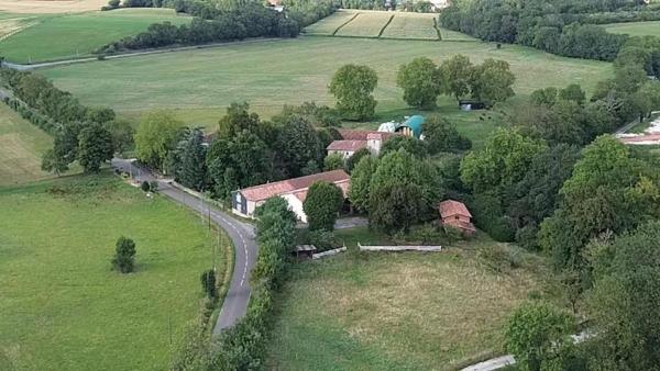 Maison à AIGUEFONDE, 81200 - 11 pièces 80m²