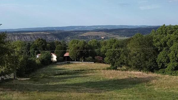 Maison à AIGUEFONDE, 81200 - 11 pièces 80m²