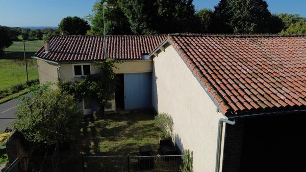 Maison à AIGUEFONDE, 81200 - 11 pièces 80m²