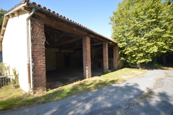 Maison à AIGUEFONDE, 81200 - 11 pièces 80m²