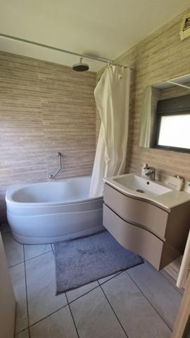 Lyon 6? – Appartement atypique 70m2 lumineux avec garage et vue sur jardin – Bellecombe/ Brotteaux