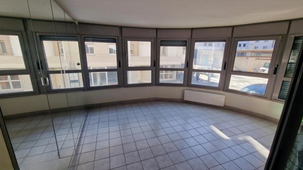 Lyon 6? – Appartement atypique 70m2 lumineux avec garage et vue sur jardin – Bellecombe/ Brotteaux