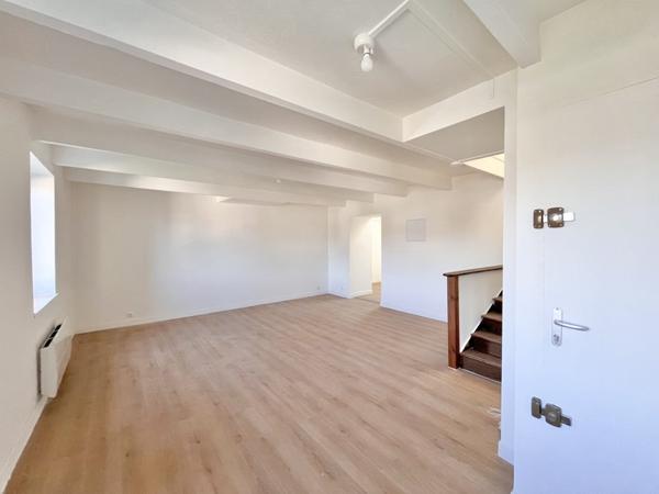 Appartement à louer 625 € CC Morlaix 3 p 57 m² DPE C