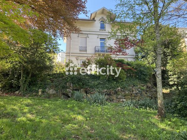 Maison 9 pièces - 246 m²