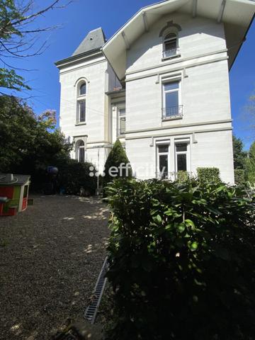 Maison 9 pièces - 246 m²