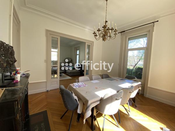 Maison 9 pièces - 246 m²