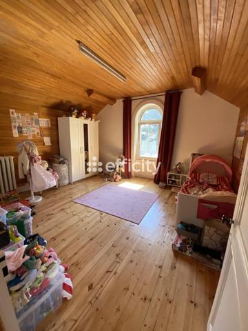 Maison 9 pièces - 246 m²