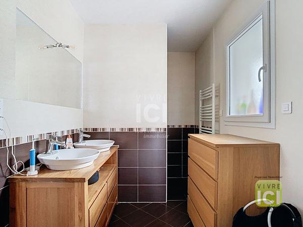 Très belle maison individuelle sur parcelle de 650 m² .Prestations de qualité au Longeron