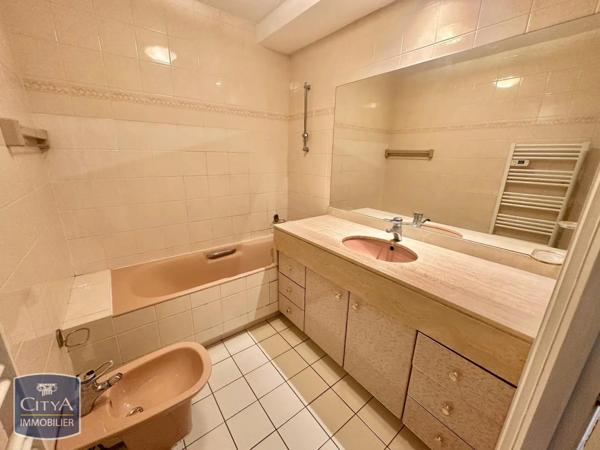 Appartement à louer 2 pièces 51.04m²