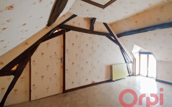 Maison à vendre    6 pièces • 150 m2 Ainay-le-Château