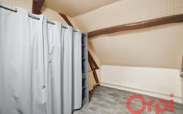 Maison à vendre    6 pièces • 150 m2 Ainay-le-Château