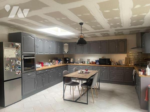 A VENDRE - ARMENTIERES dans le NORD (59) - MAISON DE PLAIN PIED - 6  PIECES AVEC TERRASSE, JARD...