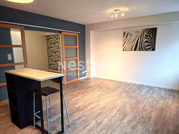 T2 RENOVE AVEC PARKING SECURISE - SECTEUR CAMILLE LENOIR / JACQUART