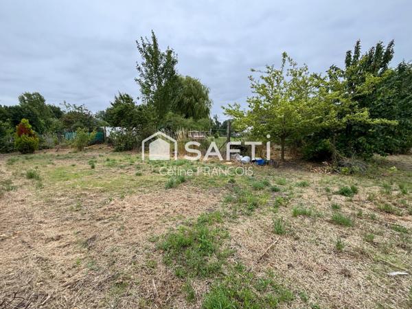 Terrain 835 m² viabilisé dans bourg proche Péronne