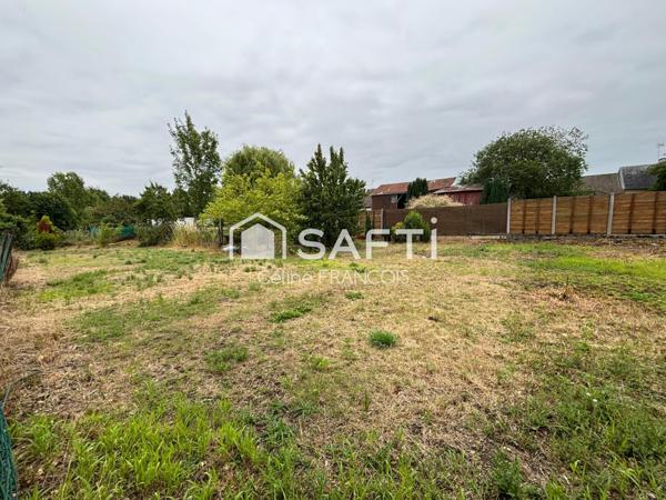 Terrain 835 m² viabilisé dans bourg proche Péronne