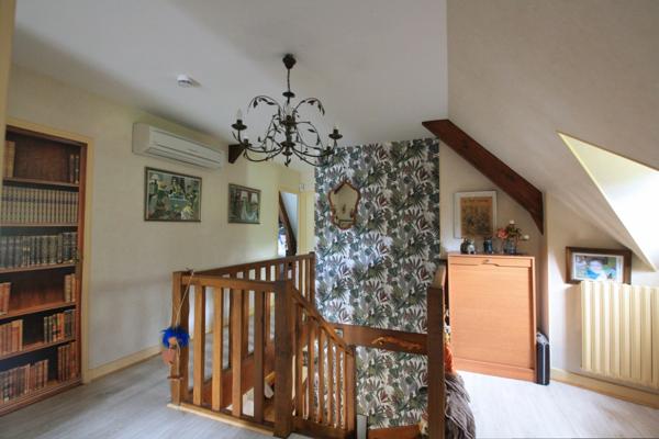 RARE à la vente : maison rénovée de 6 chambres en classe énergétique B, à proximité directe du centre et au calme.