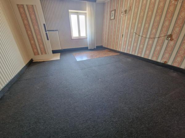 Ancien PRESBYTÈRE à vendre 5 pièces (SH. 251 m2) proche CONTREXEVILLE (88) avec dépendances sur TERRAIN de 1102 m2