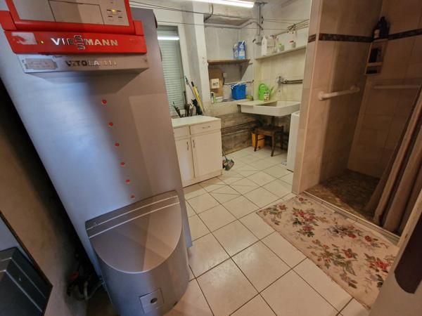 Ancien PRESBYTÈRE à vendre 5 pièces (SH. 251 m2) proche CONTREXEVILLE (88) avec dépendances sur TERRAIN de 1102 m2