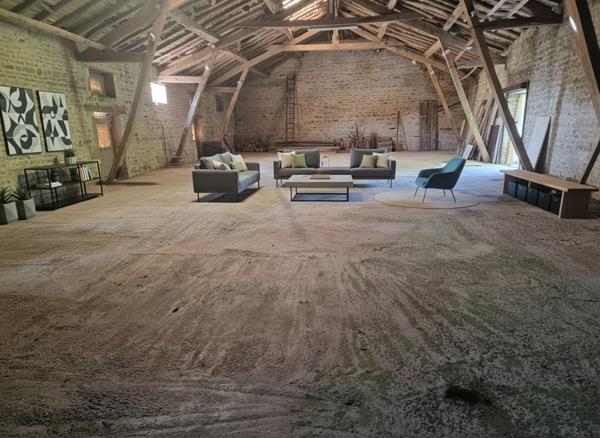 Ancien PRESBYTÈRE à vendre 5 pièces (SH. 251 m2) proche CONTREXEVILLE (88) avec dépendances sur TERRAIN de 1102 m2