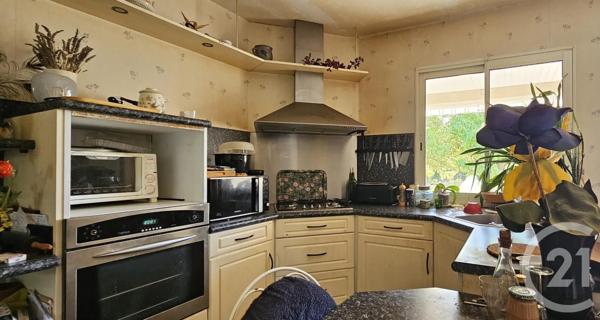 Maison à vendre  5 pièces - 138 m 2   PREMILHAT  - 03