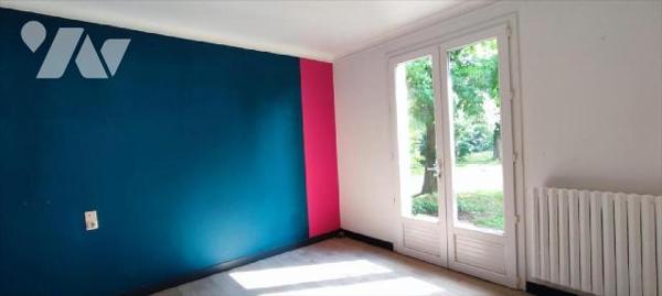  Proche bourg et commodités, et à 10mns de REDON, pavillon néo breton, indépendant sur sous sol...