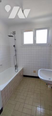  Proche bourg et commodités, et à 10mns de REDON, pavillon néo breton, indépendant sur sous sol...