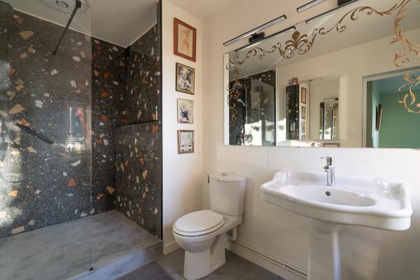 Visan (84820) Demeure exceptionnelle au coeur d'un village pittoresque du Vaucluse