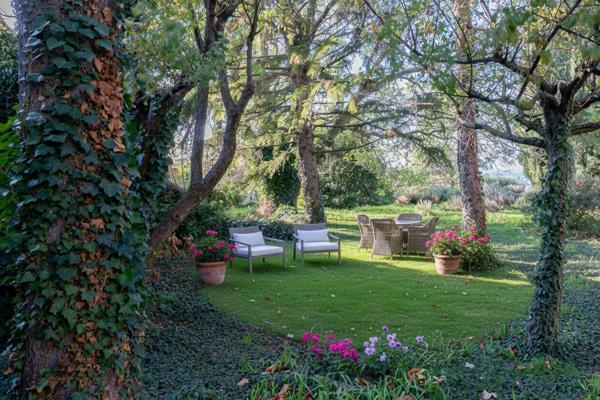 Visan (84820) Demeure exceptionnelle au coeur d'un village pittoresque du Vaucluse