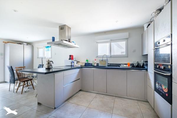Maison à vendre 539 552 € Vénissieux 8 p 260 m² DPE B