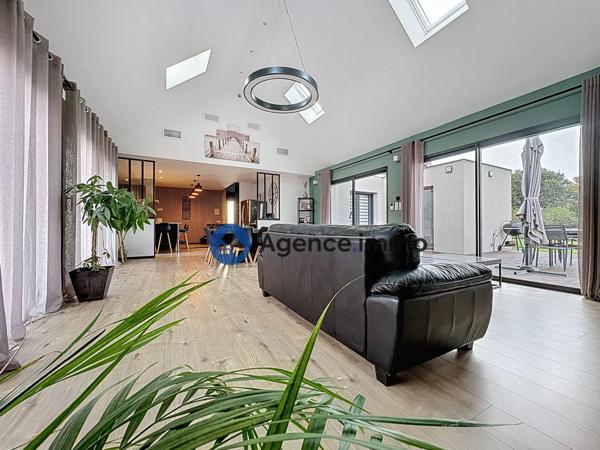 À vendre - Villa, 6 pièces située à Monts (37260)