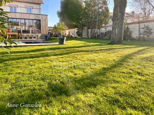 A vendre quartier Dauphine, superbe Maison Bourgeoise cinq chambres, jardin clos et arboré de 570m2 avec piscine récente