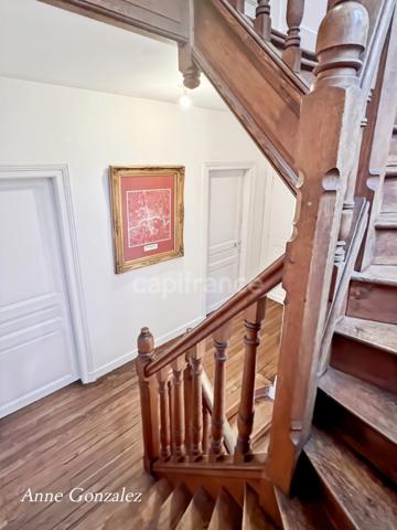 A vendre quartier Dauphine, superbe Maison Bourgeoise cinq chambres, jardin clos et arboré de 570m2 avec piscine récente