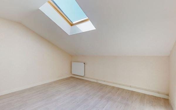 Appartement à louer    5 pièces • 111,70 m2 Savonnières-devant-Bar