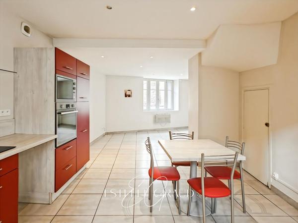 Maison de  village rénovée, lumineuse,  4 chambres