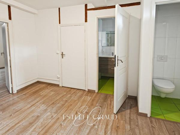 Maison de  village rénovée, lumineuse,  4 chambres