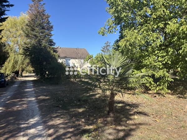 Maison
         7 pièces
        - 183 m² 320 000 €*