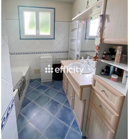 Maison
         7 pièces
        - 183 m² 320 000 €*