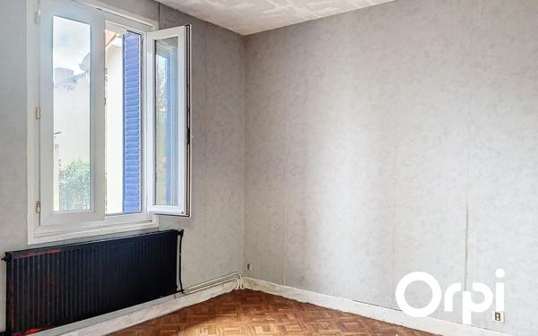 Immeuble à vendre    6 pièces • 104,08 m2 Commentry
