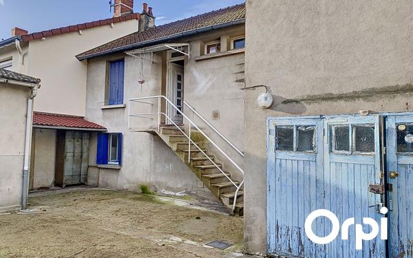 Immeuble à vendre    6 pièces • 104,08 m2 Commentry