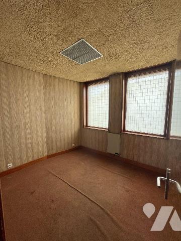 Notre Service Immobilier vous propose cet immeuble libre d'occupation (anciennement occupé par ...