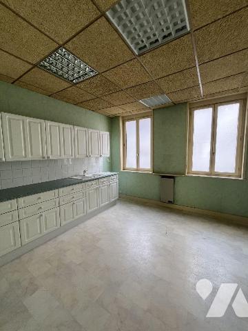 Notre Service Immobilier vous propose cet immeuble libre d'occupation (anciennement occupé par ...