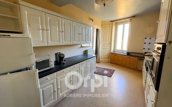 Maison à vendre    6 pièces •  Lezoux