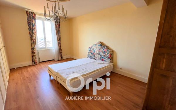 Maison à vendre    6 pièces •  Lezoux