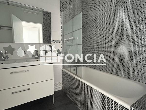 Location Appartement 4 pièces 82.25 m² - 21 RUE NATIONALE Massy 91300