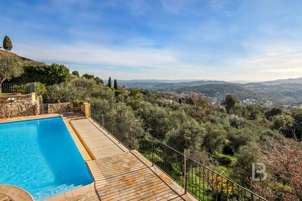 Belle villa provençale à vendre au calme avec vue mer